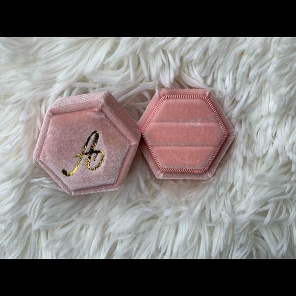 Velvet Hexagon Ring Box Ring Holder Pink Blush Double Slots Monogram A Wedding - Picture 3 of 3